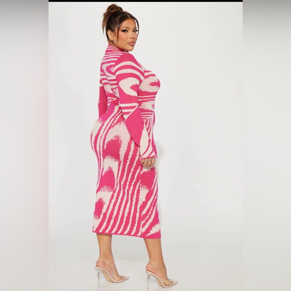 Women’s hot pink and cream sweater dress